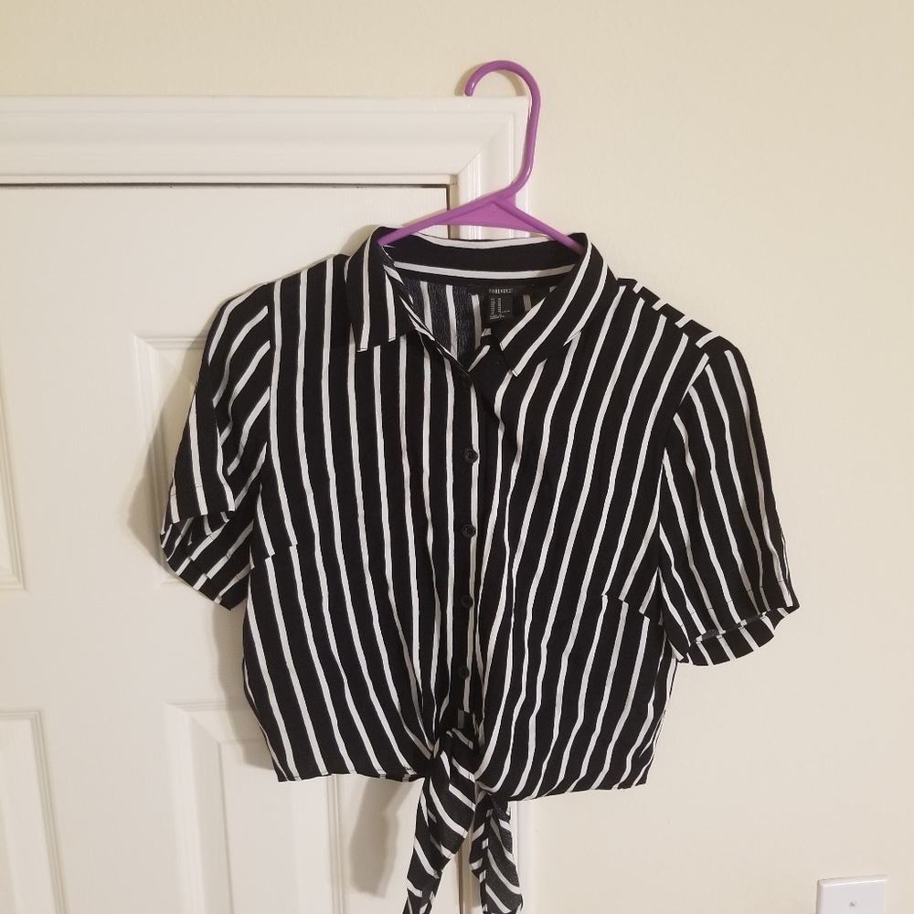 Forever 21  size  Medium crop top